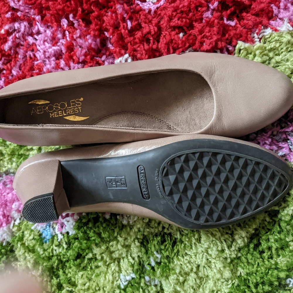 Aerosoles HeelRest Pumps - Picture 4 of 5